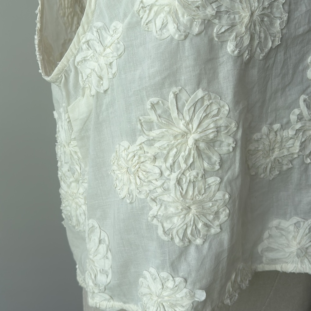 Top Tank Womens Size Large White Boxy Poplin Blouse 3D Floral Applique Textured - Picture 2 of 5